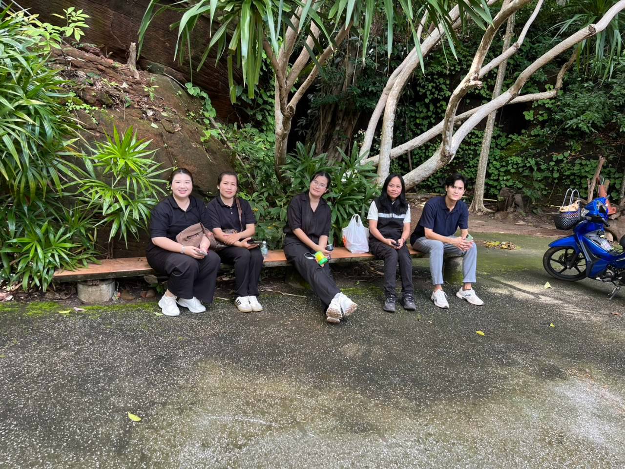 title - ปักธงธรรมจักร และธงชาติไทยภายใต้โครงการปลูกป่าเพื่อเป็นพุทธบูชาในพื้นที่ปฏิรูปที่ดิน (ส.ป.ก.)